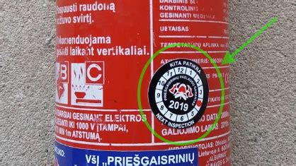 Galiojimo laiko lipdukas ant automobilinės kėdutės