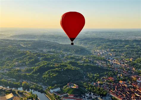 Oro balionai ir dronai virš Lietuvos