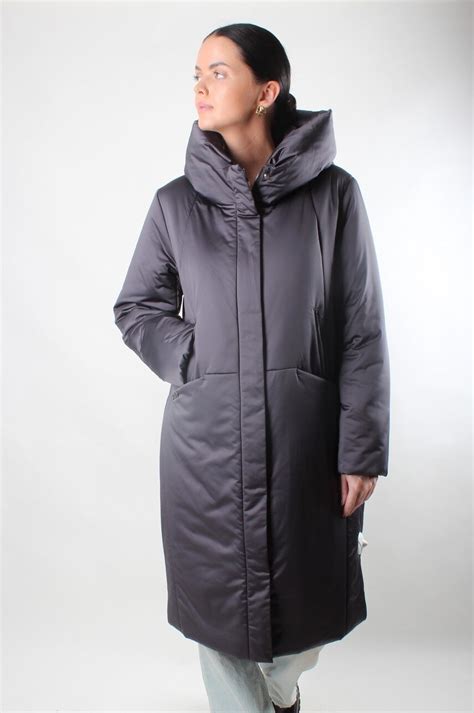 Įvairių stilių nėščiosios paltai