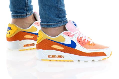 Įvairių spalvų Nike sportbačiai mergaitėms