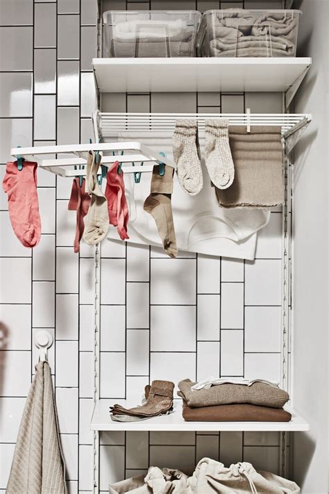 3D modelis vystyklų stalo vonios kambaryje