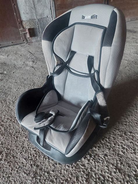 naudota automobilinė kėdutė