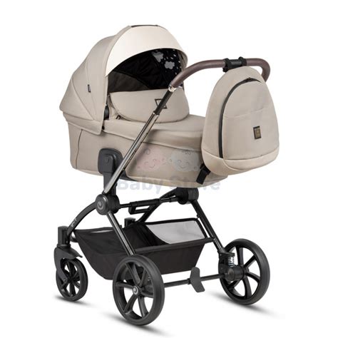 vežimėlis su automobiline kėdute