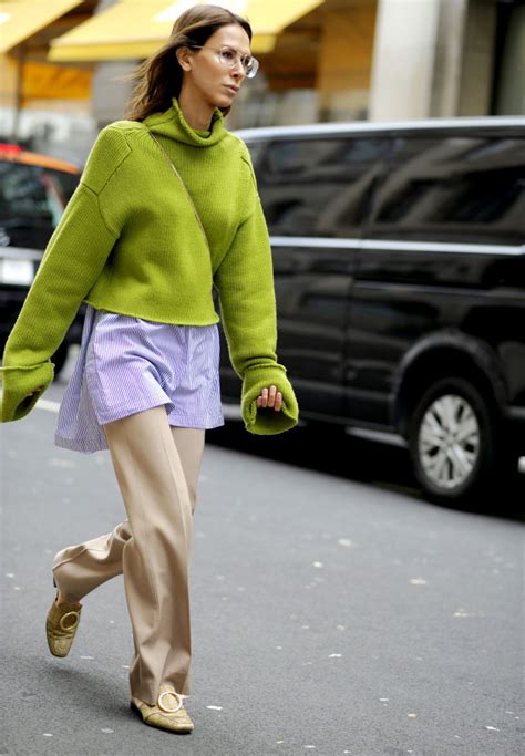 Įvairūs modeliai žalių Adidas kelnių skirtingoms amžiaus grupėms