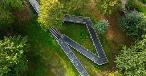 Rekonstruotas parkas Valle Aurelia su naujais takais ir žaidimų aikštele