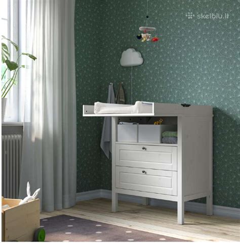 San Cesareo vystymo stalas-komoda vaikų kambaryje