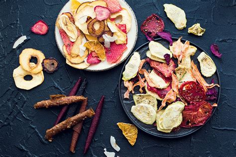 Įvairių rūšių džiovinti vaisiai ir daržovės