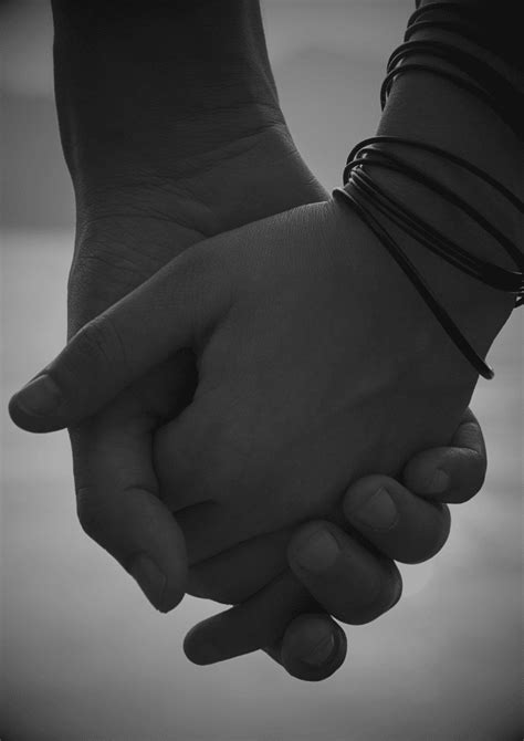 poros rankos susikibusios