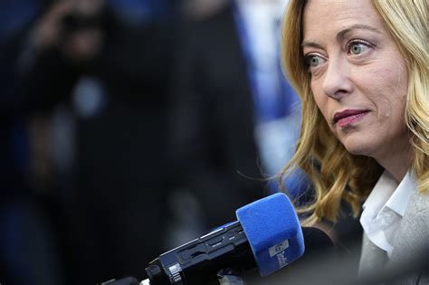 Giorgia Meloni su savo partijos nariais