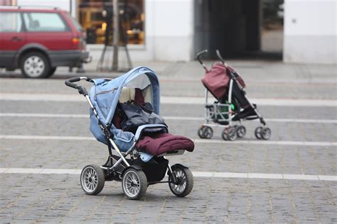 Vaikiško vežimėlio naudojimo saugumo simboliai