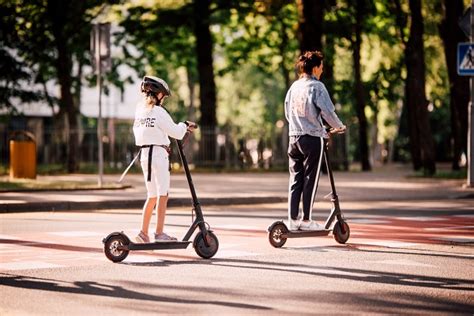 vaikas matuojasi paspirtuko vairą