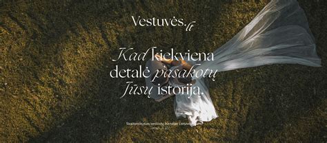 Nuotaka matuojasi vestuvinę suknelę