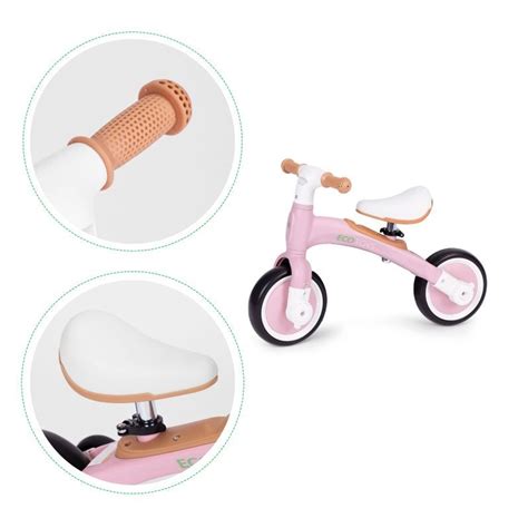 vaikas su pagalbiniais ratukais