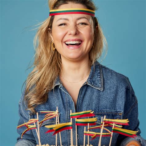 vaikai eina per kitus vaikus kaip per debesis