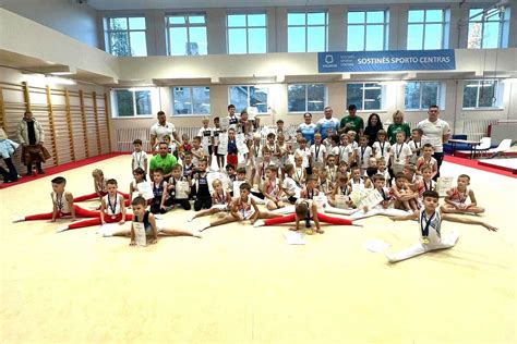 vaikų gimnastikos apšilimo apranga