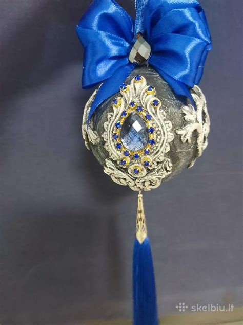 Įvairūs rankų darbo kalėdiniai žaisliukai