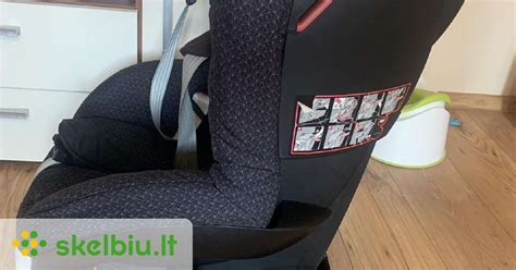 Vaikiška automobilinė kėdutė su Disney personažais, parodyta skirtingais kampais