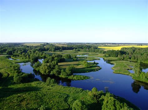 Aukštutinis Bormidos slėnis su kalnais