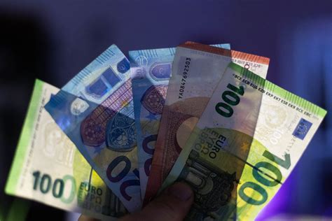 Diagrama, iliustruojanti nedarbo pašalpos apskaičiavimo principus