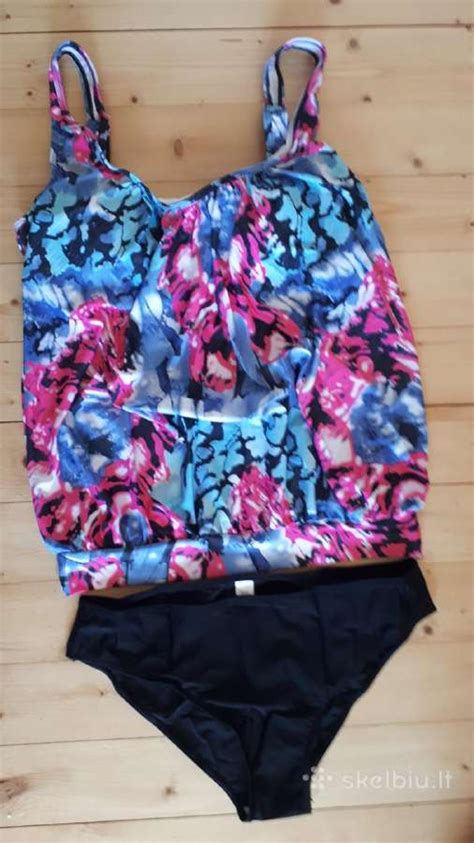 Nėščiosios maudymosi kostiumas.