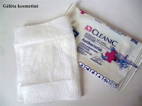 įvairių drėgnų servetėlių pakuotės