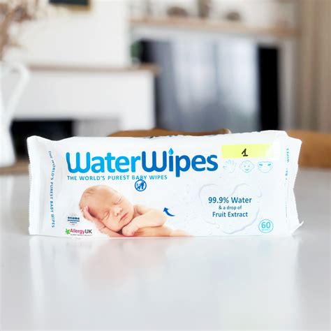 įvairios drėgnų servetėlių sudėties