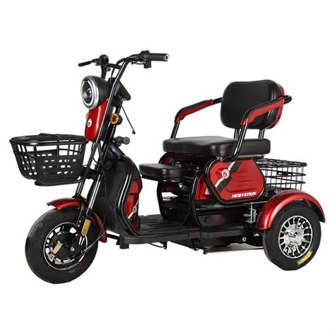 Elektrinis triratis vežimėlis parke