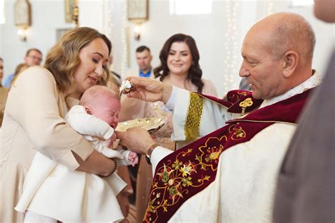 vaikas su krikšto tėvais