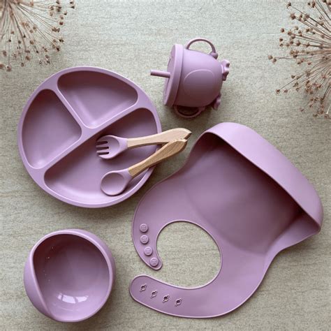 vaikiškų indų medžiagos: silikonas, plastikas, nerūdijantis plienas