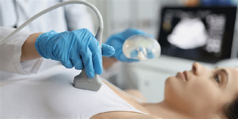 moters krūtis su įtrauktu speneliu