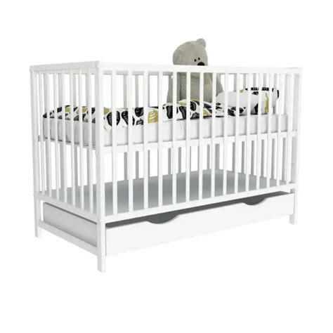 Koka bērnu gultiņa ar uzglabāšanas atvilktnēm