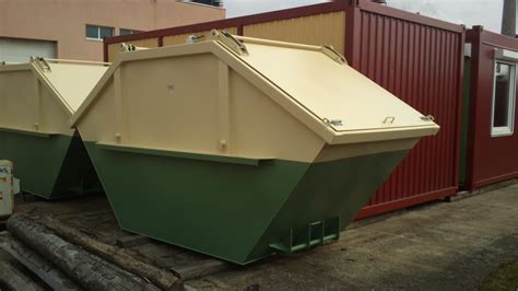 įvairūs medicininiai krepšeliai ir konteineriai