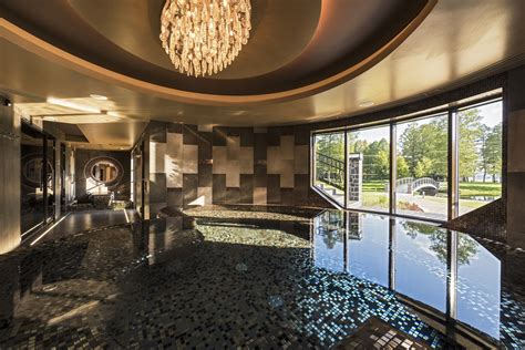 Sūkurinė vonia Viloje San Pietro su vaizdu į ežerą