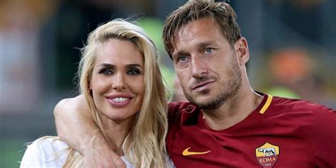 Ilary Blasi ir Francesco Totti vestuvių akimirka