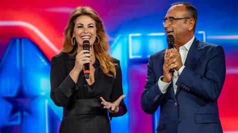 Vanessa Incontrada šypsosi