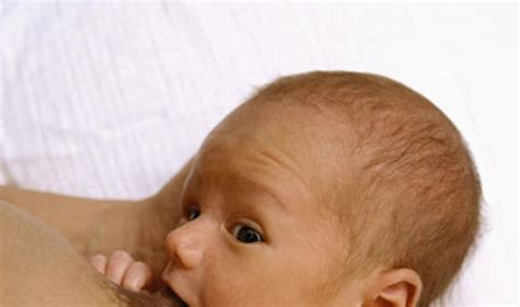 Kūdikis pienas krūtis