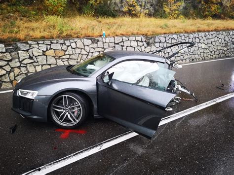 audi r8 crash scene