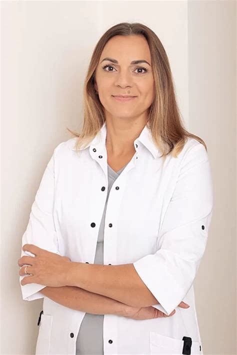 Daktarė glaudžianti Italiją