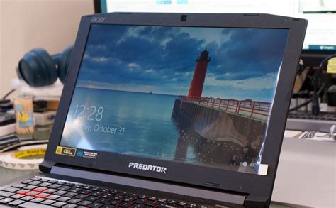 Kompiuterio ekranas su vaizdo įrašu