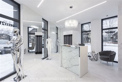 ERMITAŽAS parduotuvės interjeras