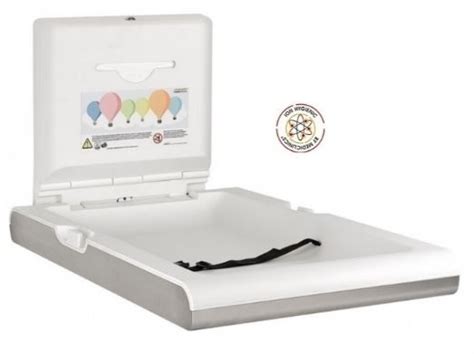 Kūdikio vystymo lentelė su pabrauktu Brevi Confort logotipu