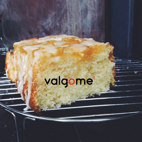 Pyragas be kepimo su vafliais ir karamelizuotu pienu