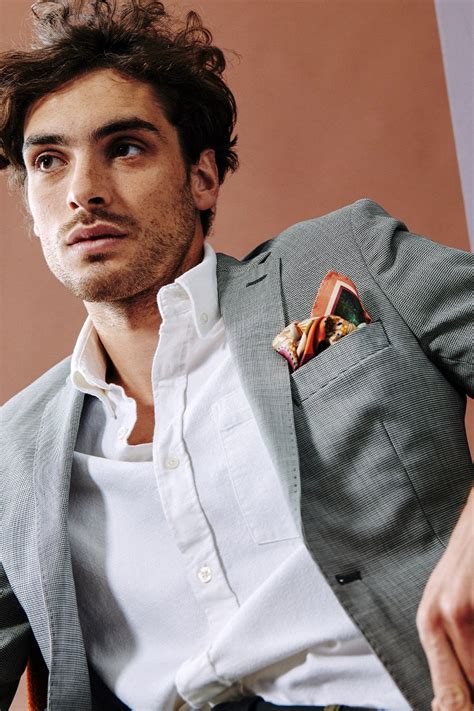 Skirtingi kombinezonų modeliai kūdikiams