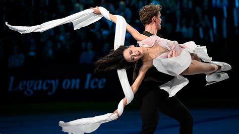 Madison Chock figūrinio čiuožimo kostiume