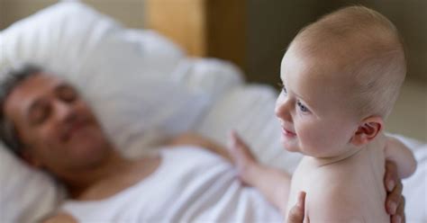 Moters laukiančios kūdikio