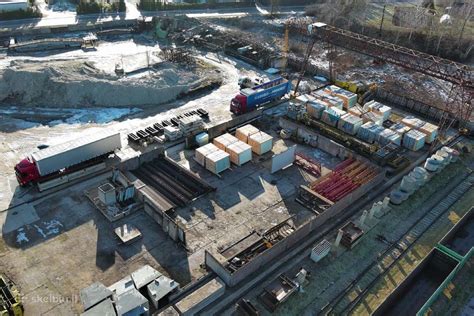 Krovinių aikštelė su malkomis