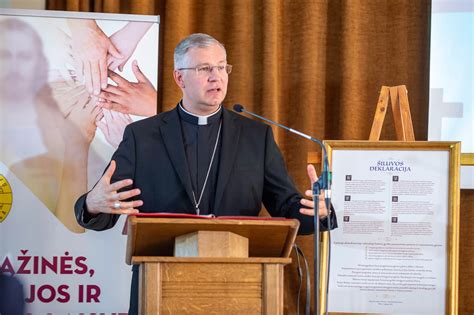 Simbolinis atvaizdas, vaizduojantis palaikymą ir saugumą