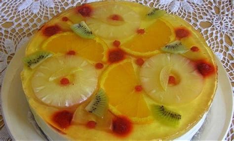 Švelnus varškės želė tortas su vaisiais