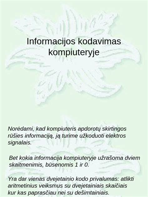Moteris, ieškanti informacijos kompiuteryje