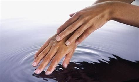 grafikas, iliustruojantis IVF sėkmės rodiklius pagal moters amžių